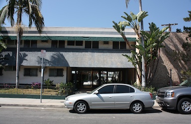 front view of 4215 vineland ave 91602